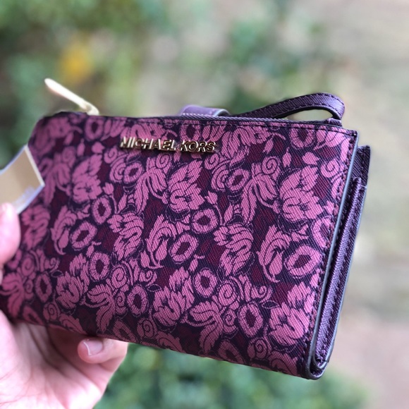 Michael kors floral wristlet/ phone case Damson - Picture 3 of 6